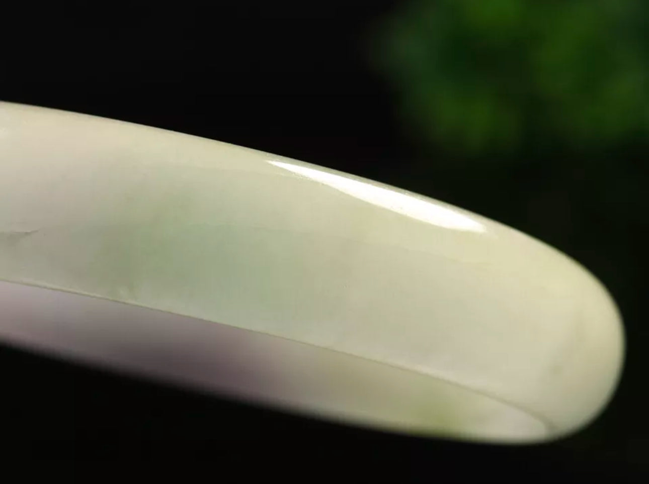 VINTAGE Large Jadeite Green / Lavender Jade Bangle Size 60 mm F407 - JazzyJewelbyAmina