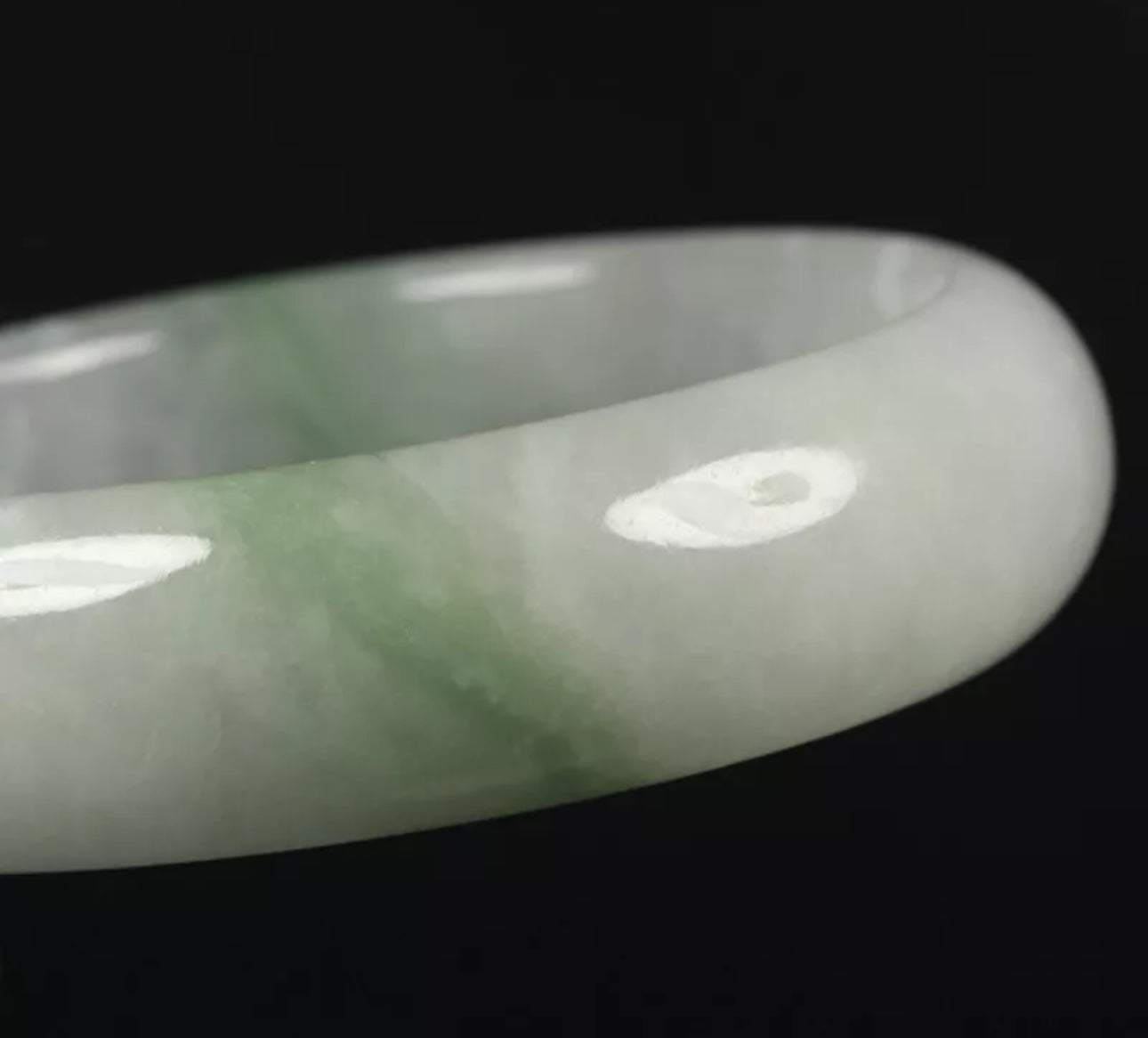 VINTAGE Large Jadeite Green/White Jade Bangle Size 60mm O1015 - JazzyJewelbyAmina