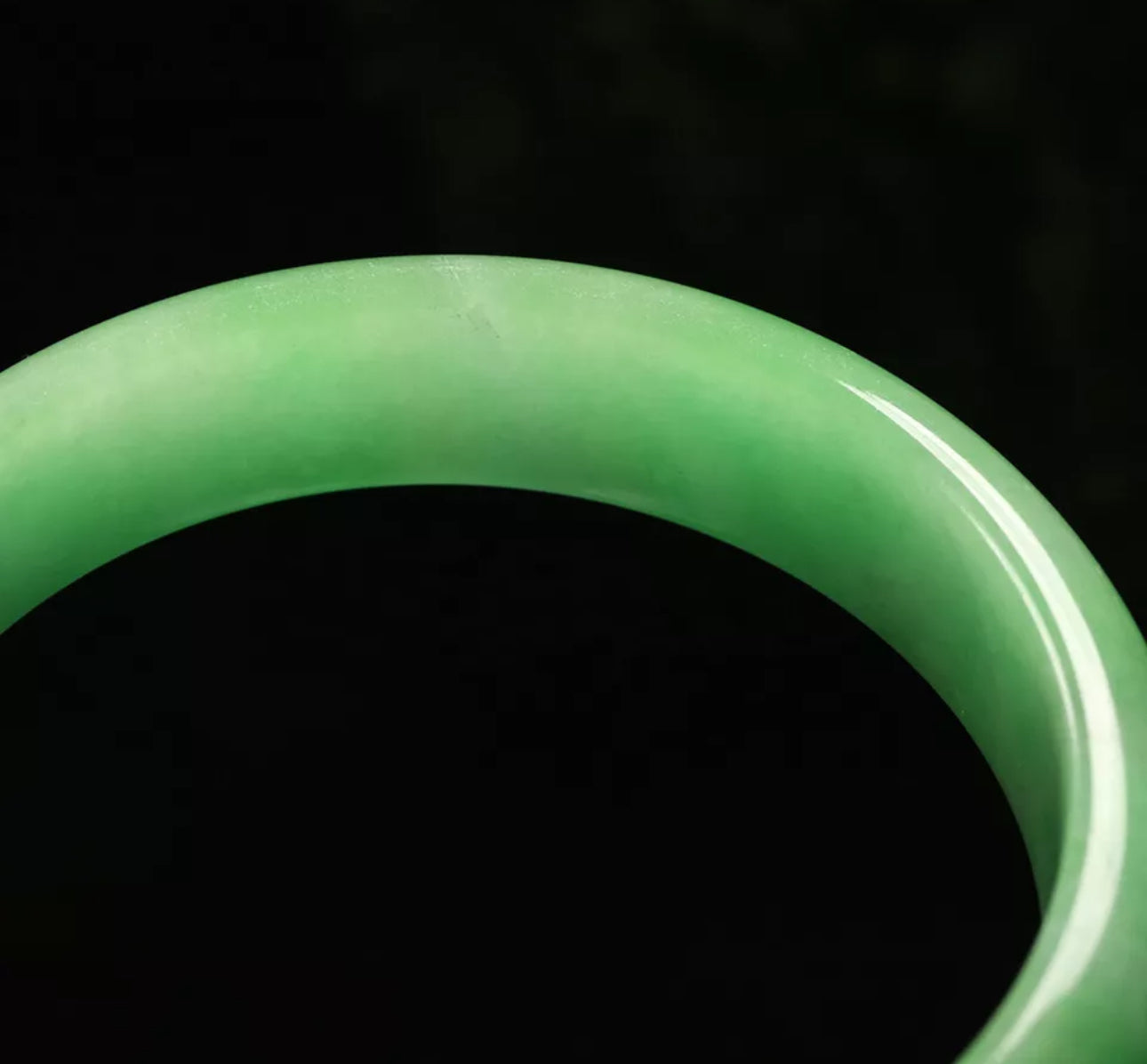 VINTAGE Large Jadeite Green Jade Bangle Size 60mm J791 - JazzyJewelbyAmina