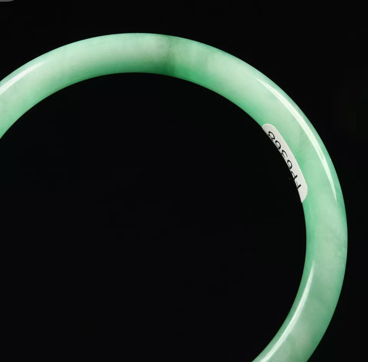 VINTAGE Medium Jadeite Green Jade Bangle Size 58mm Round Princess Cut Bright Apple Green O789 - JazzyJewelbyAmina