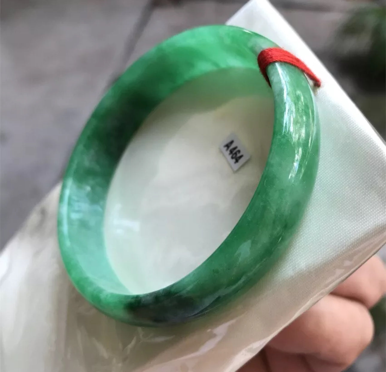 VINTAGE Large Jadeite Green Jade Bangle Size 62mm Emerald Green A464 - JazzyJewelbyAmina