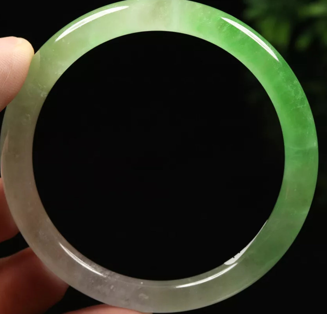VINTAGE Medium Jadeite Green Jade Bangle Size 58mm Round Princess Cut D073 - JazzyJewelbyAmina