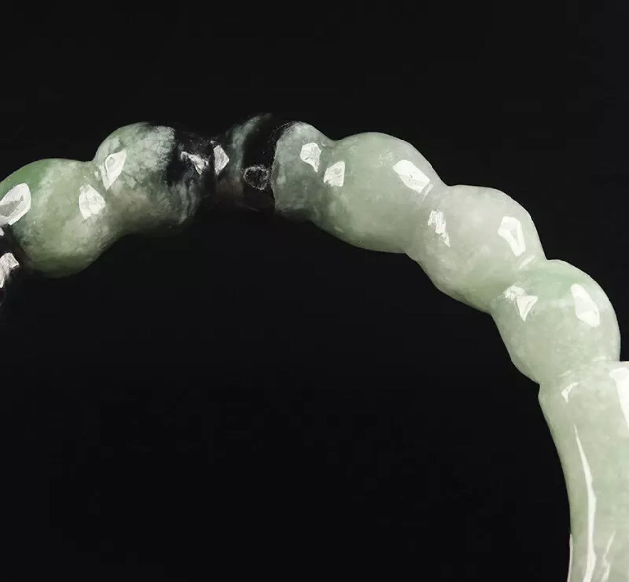 VINTAGE Medium Jadeite Green Jade Bangle Handcarved Dragons Size 58mm S499 - JazzyJewelbyAmina