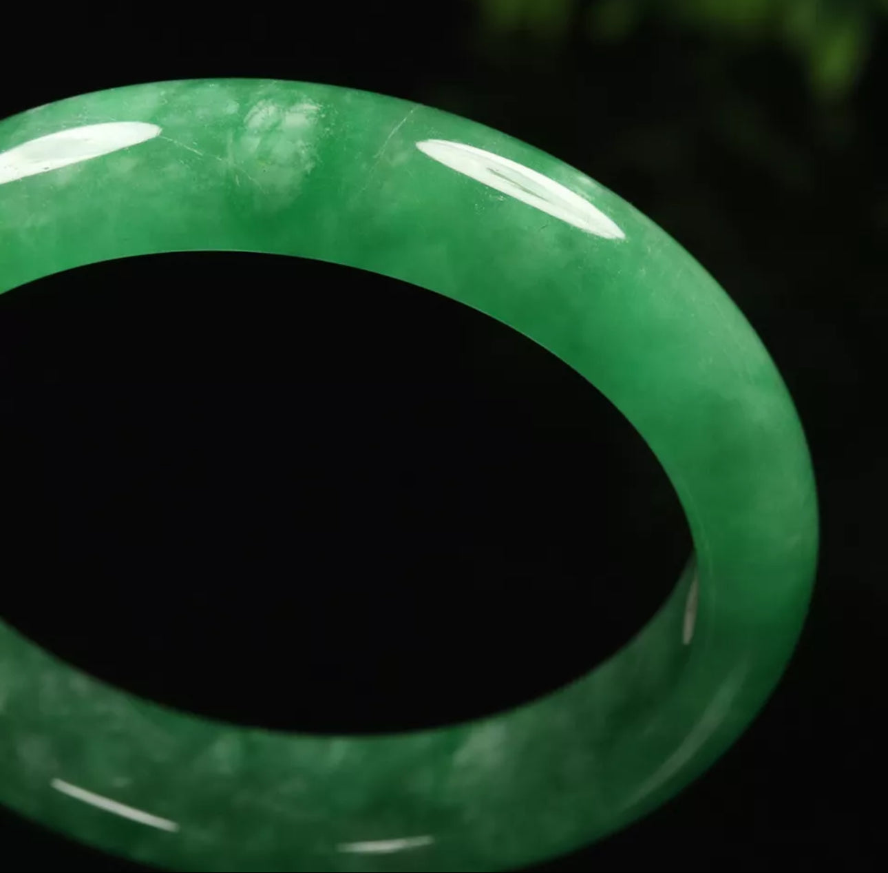 VINTAGE Medium Jadeite Green Jade Bangle Size 57mm Round Princess Cut N603 - JazzyJewelbyAmina