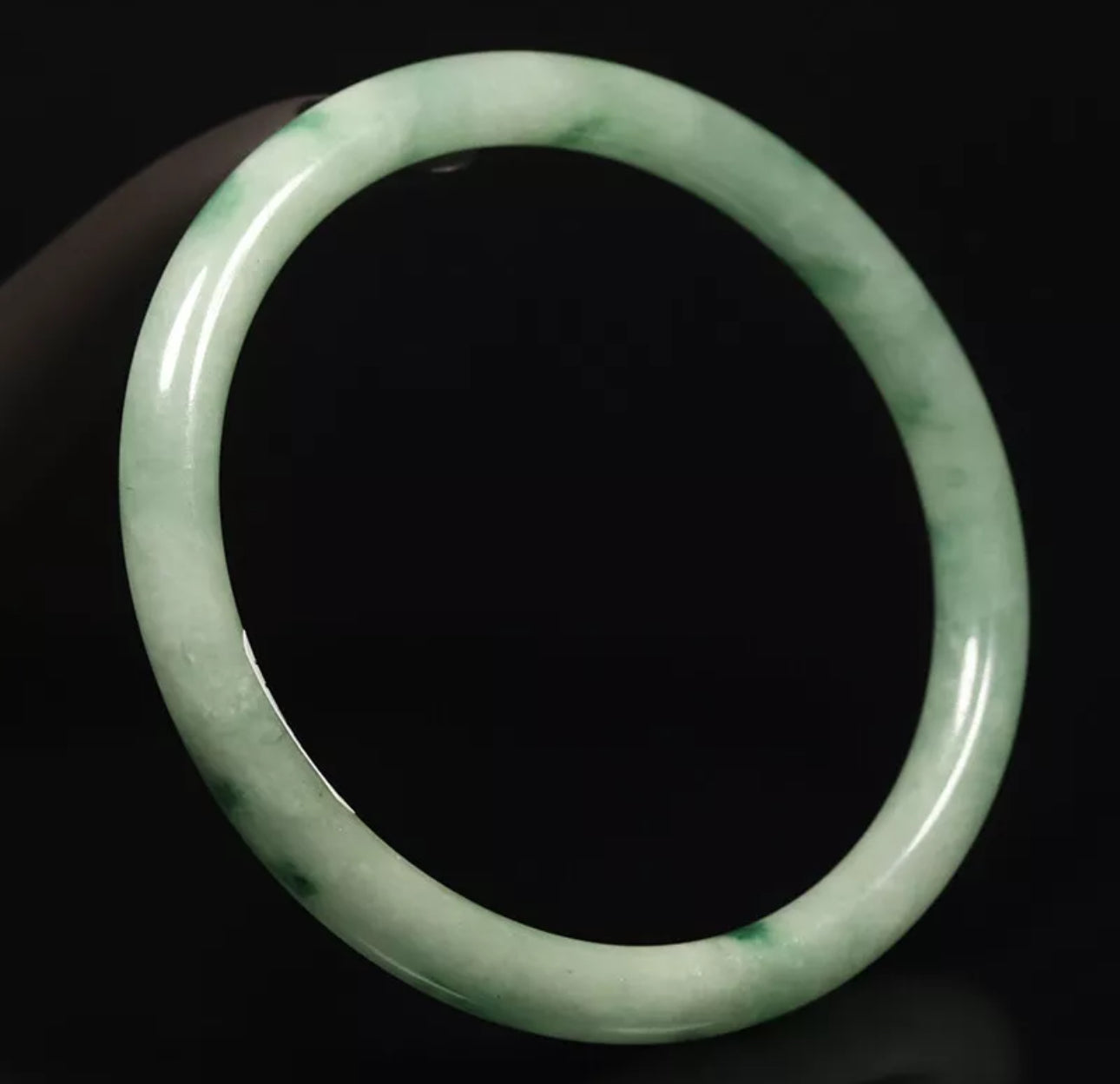 VINTAGE Medium Jadeite Green/White Jade Bangle Size 59mm Round Princess Cut Size 59mm G123 - JazzyJewelbyAmina