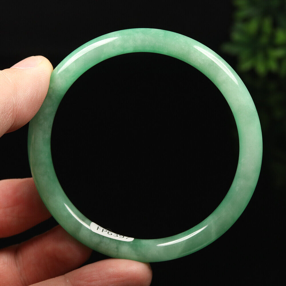 VINTAGE Large Jadeite Apple Green Jade Bangle Round Princess Cut Size 60 mm M397 - JazzyJewelbyAmina