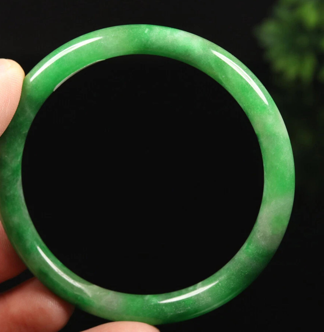 VINTAGE Medium Jadeite Green Jade Bangle Size 59mm Round Princess Cut Imperial Green Jade U3141