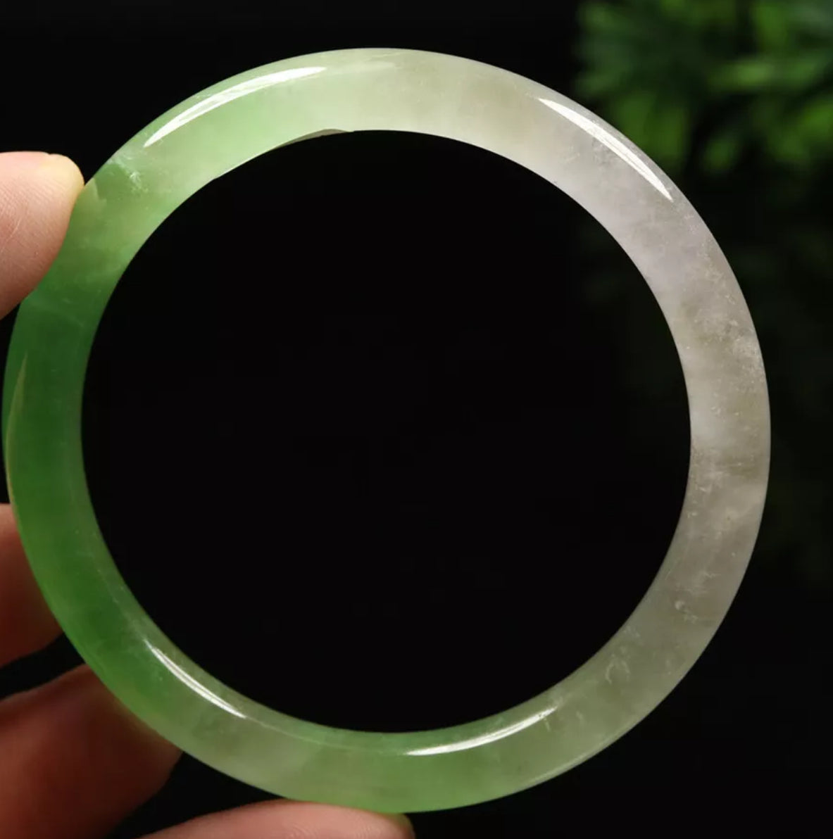 VINTAGE Medium Jadeite Green Jade Bangle Size 58mm Round Princess Cut D073 - JazzyJewelbyAmina