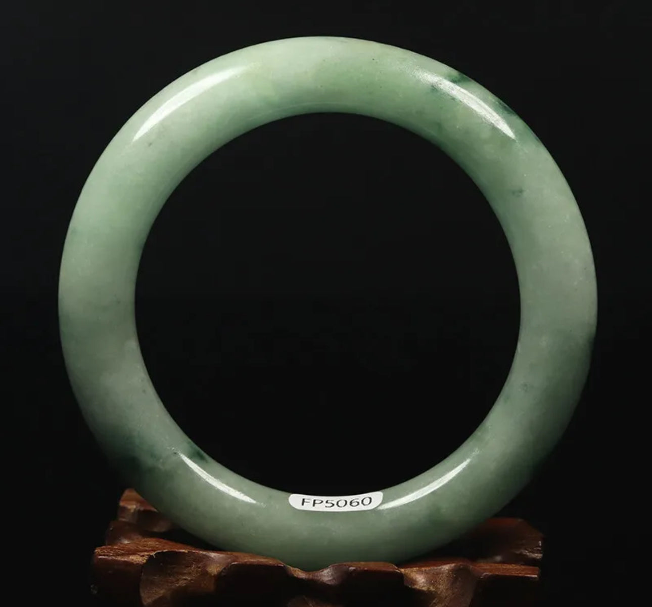VINTAGE Large Jadeite Pale Green Jade Round Princess, Cut Bangle Size 61 MM M173 - JazzyJewelbyAmina