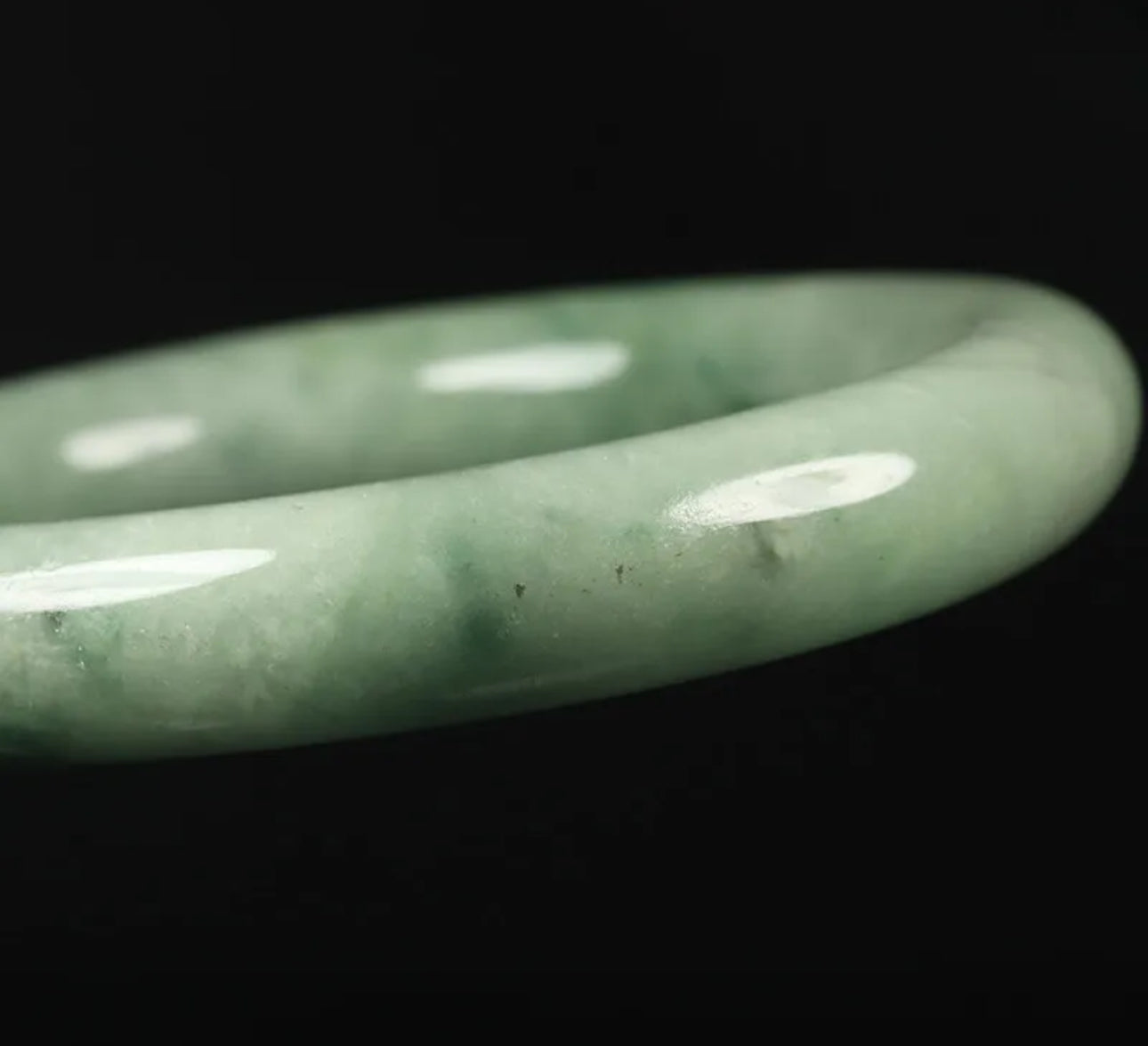 VINTAGE Large Jadeite Pale Green Jade Round Princess, Cut Bangle Size 61 MM M173 - JazzyJewelbyAmina