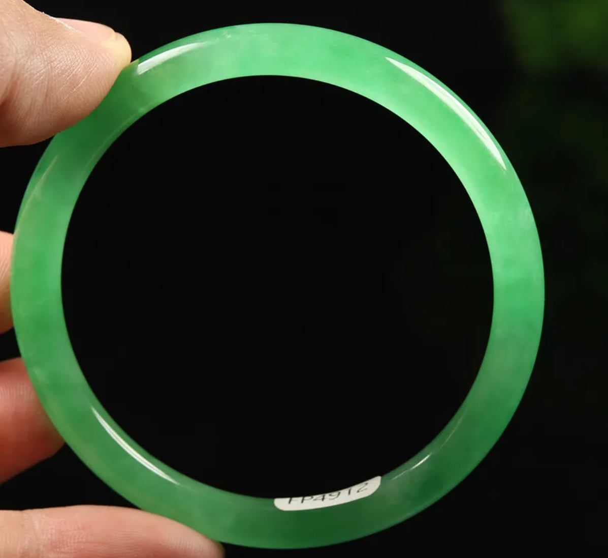 VINTAGE Medium Jadeite Green Jade Bangle Size 58mm Round Princess Cut - Imperial Green! Y877 - JazzyJewelbyAmina