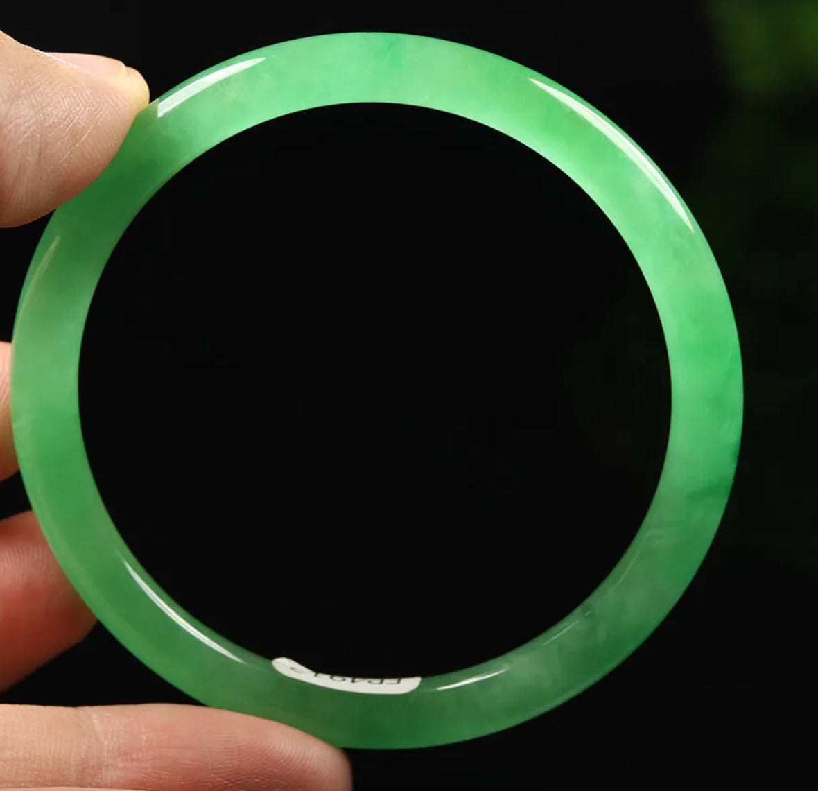 VINTAGE Medium Jadeite Green Jade Bangle Size 58mm Round Princess Cut - Imperial Green! Y877 - JazzyJewelbyAmina