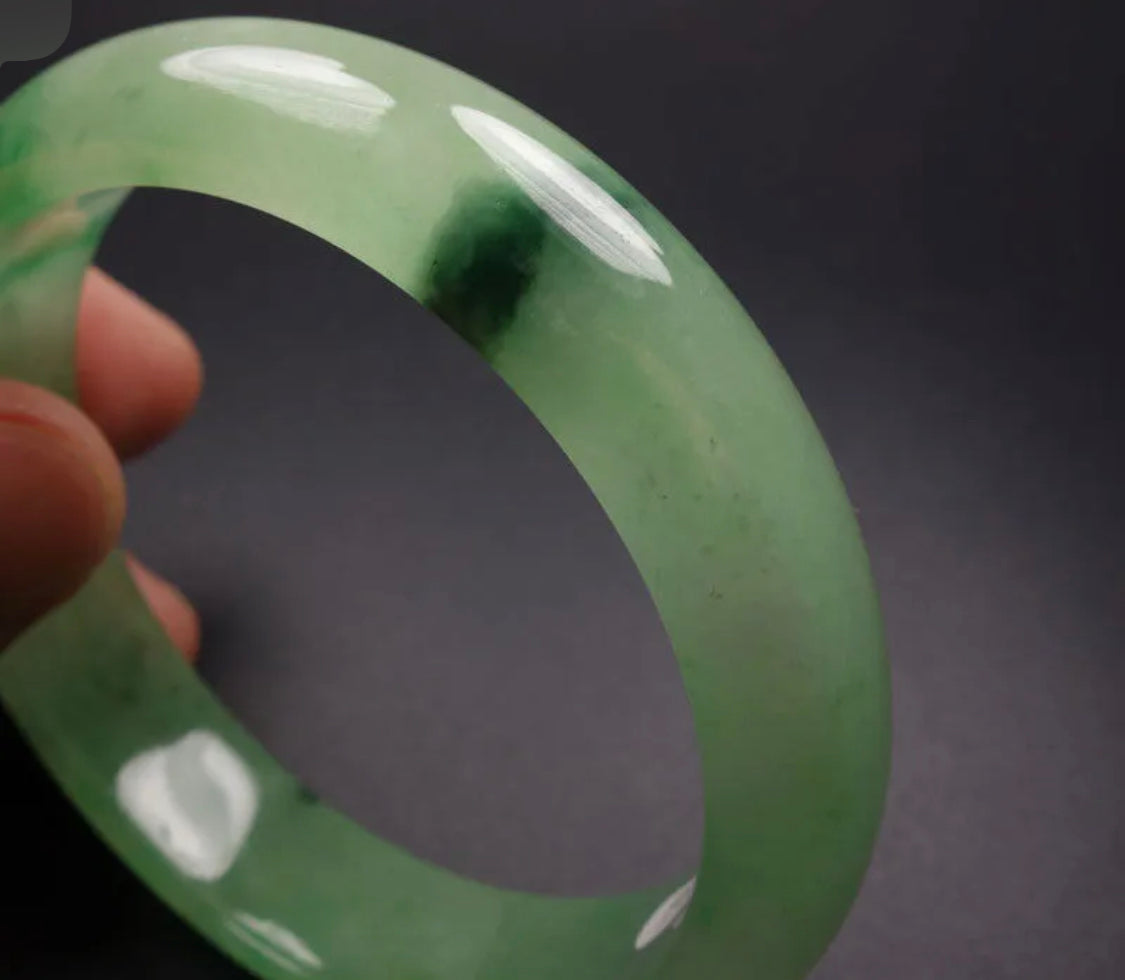 VINTAGE Medium Jadeite Green Jade Bangle Size 59mm G85 - JazzyJewelbyAmina
