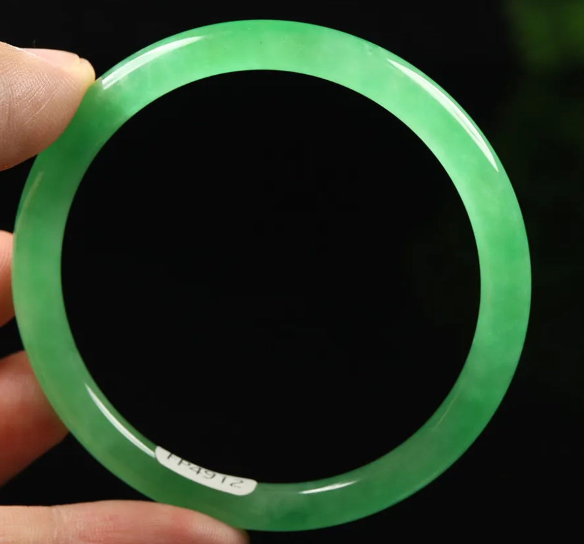 VINTAGE Medium Jadeite Green Jade Bangle Size 58mm Round Princess Cut - Imperial Green! Y877 - JazzyJewelbyAmina