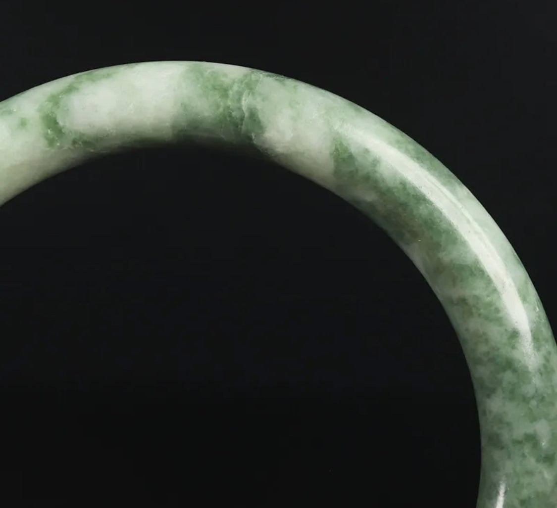 VINTAGE XL Jadeite Green Jade Bangle from Burma - A604 - JazzyJewelbyAmina