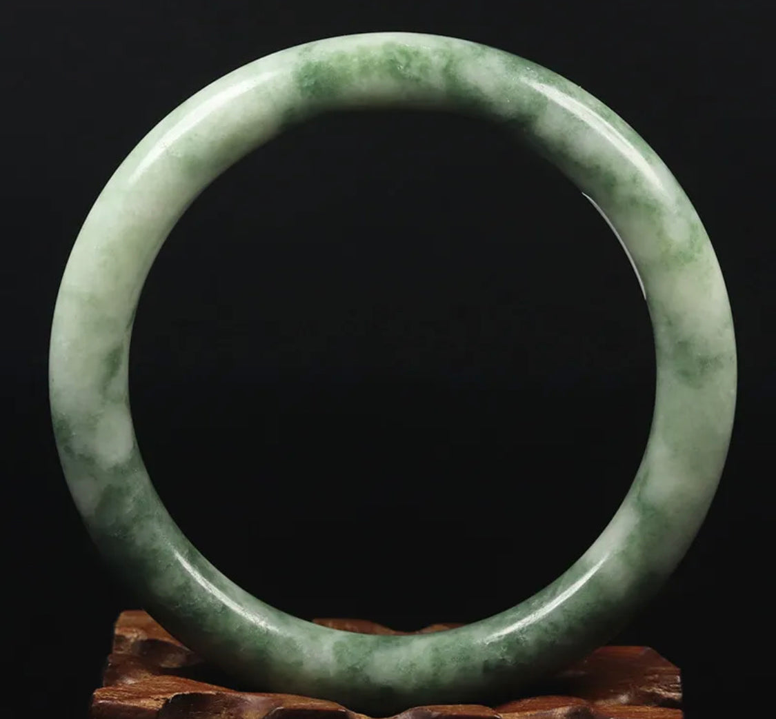 VINTAGE XL Jadeite Green Jade Bangle from Burma - A604 - JazzyJewelbyAmina