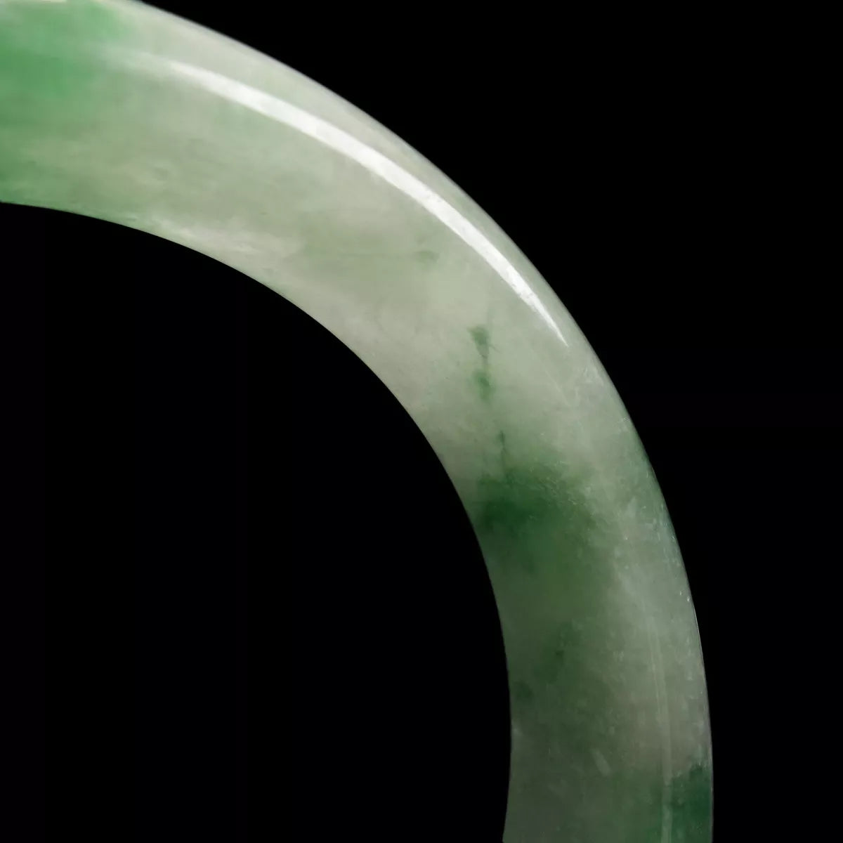 VINTAGE Medium Jadeite Green Jade Bangle Size 58mm Unique Shades of Green! Y577 - JazzyJewelbyAmina