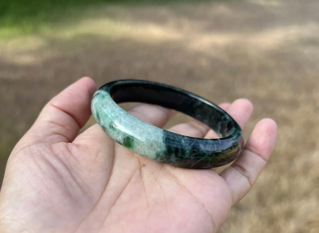 VINTAGE Medium Jadeite Green/Black Jade Bangle from Burma - Size 59.5mm M282 - JazzyJewelbyAmina