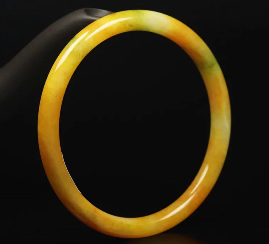 VINTAGE Medium Jadeite Yellow Jade Bangle from Thailand Size 58mm S855 - JazzyJewelbyAmina