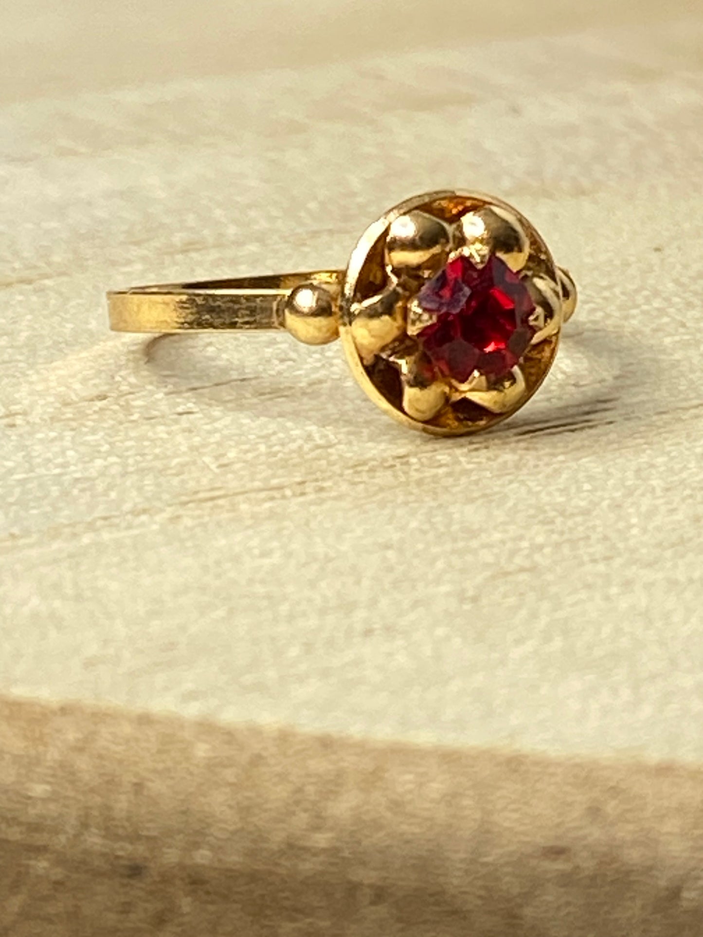 VINTAGE 18k Gold Ruby Ring Baby/Child Size 3.5US - JazzyJewelbyAmina