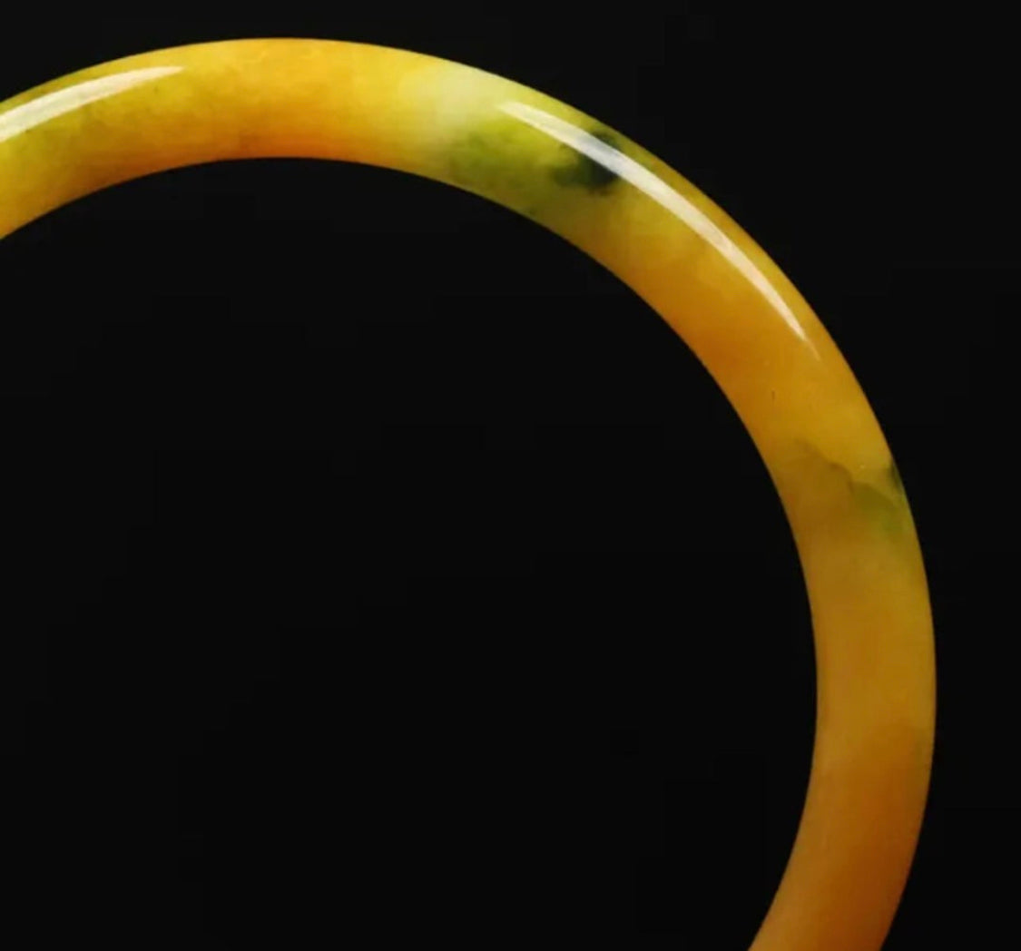 VINTAGE Medium Jadeite Yellow Jade Bangle from Thailand Size 58mm S855 - JazzyJewelbyAmina