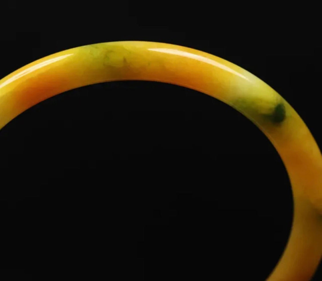 VINTAGE Medium Jadeite Yellow Jade Bangle from Thailand Size 58mm S855 - JazzyJewelbyAmina
