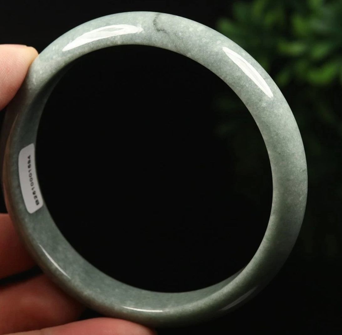 VINTAGE Large Certified Jadeite Green Jade Bangle Size 62mm N221