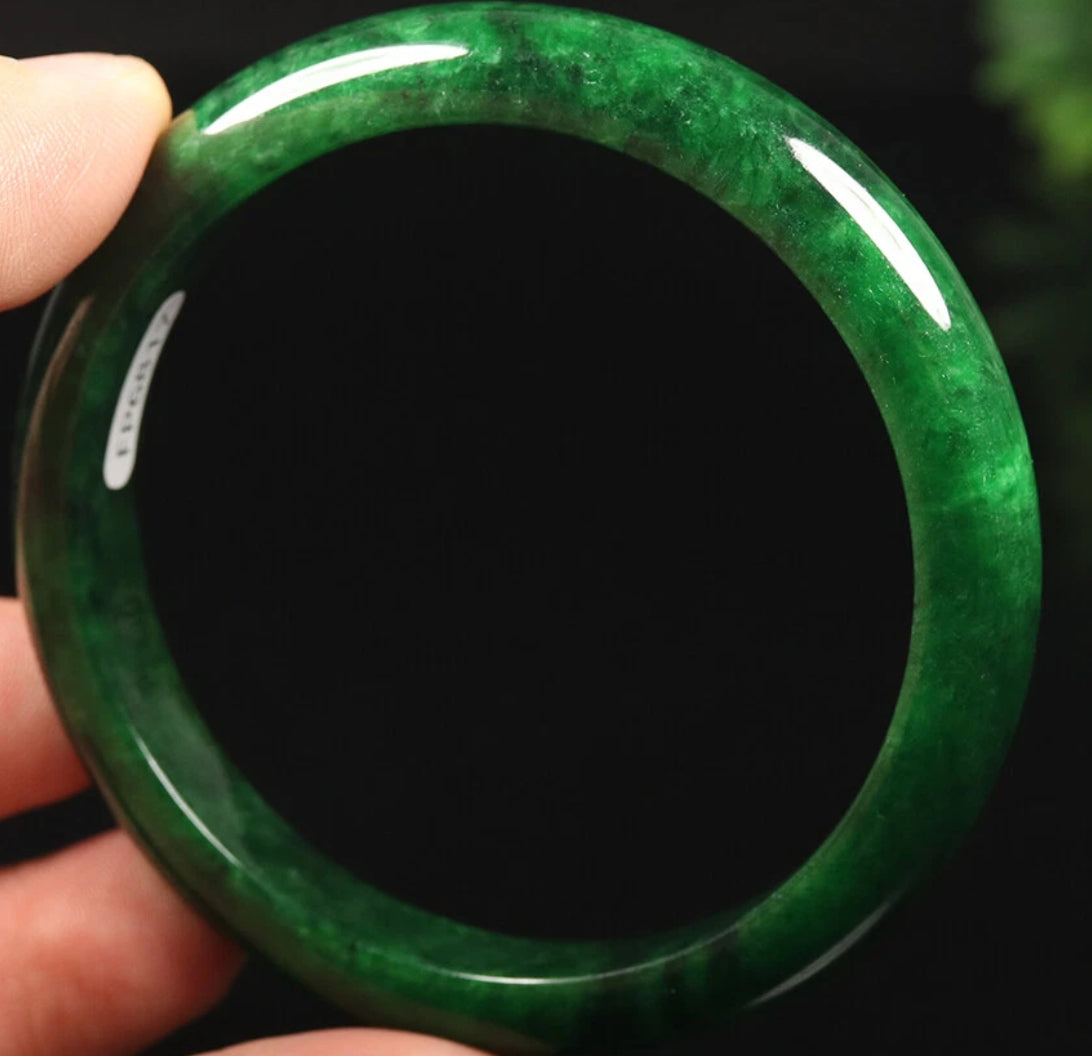 VINTAGE Medium Jadeite Green Hade Bangle size 58mm Y687