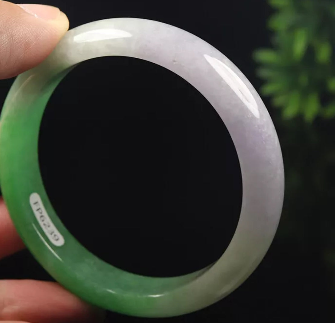VINTAGE Medium Jadeite Green/Lavender Jade Bangle Size 59mm D531 - JazzyJewelbyAmina 