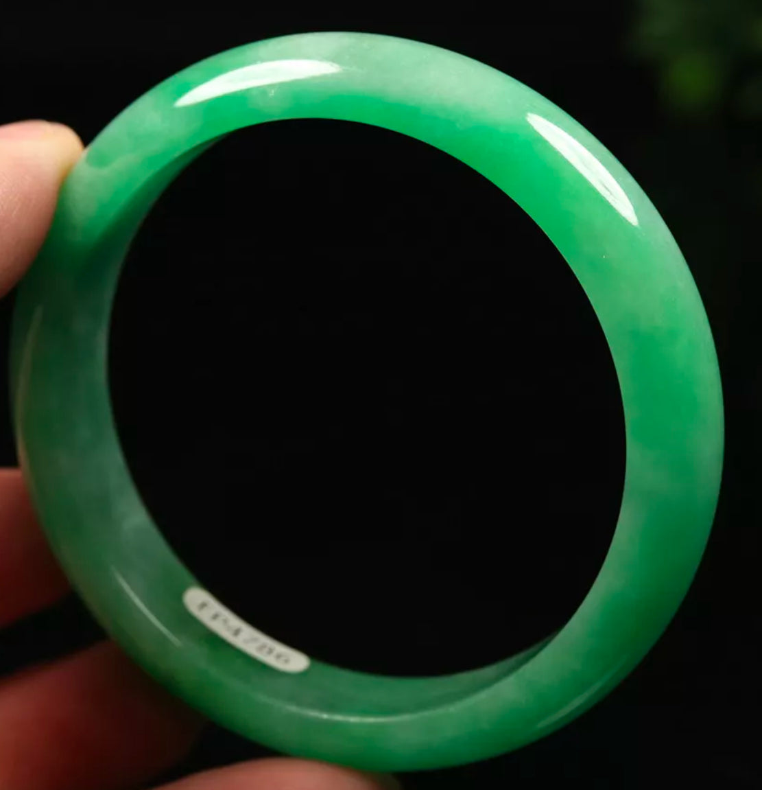 VINTAGE Large Jadeite Green Jade Bangle Size 60mm Beautiful Pop Green D625 - JazzyJewelbyAmina 