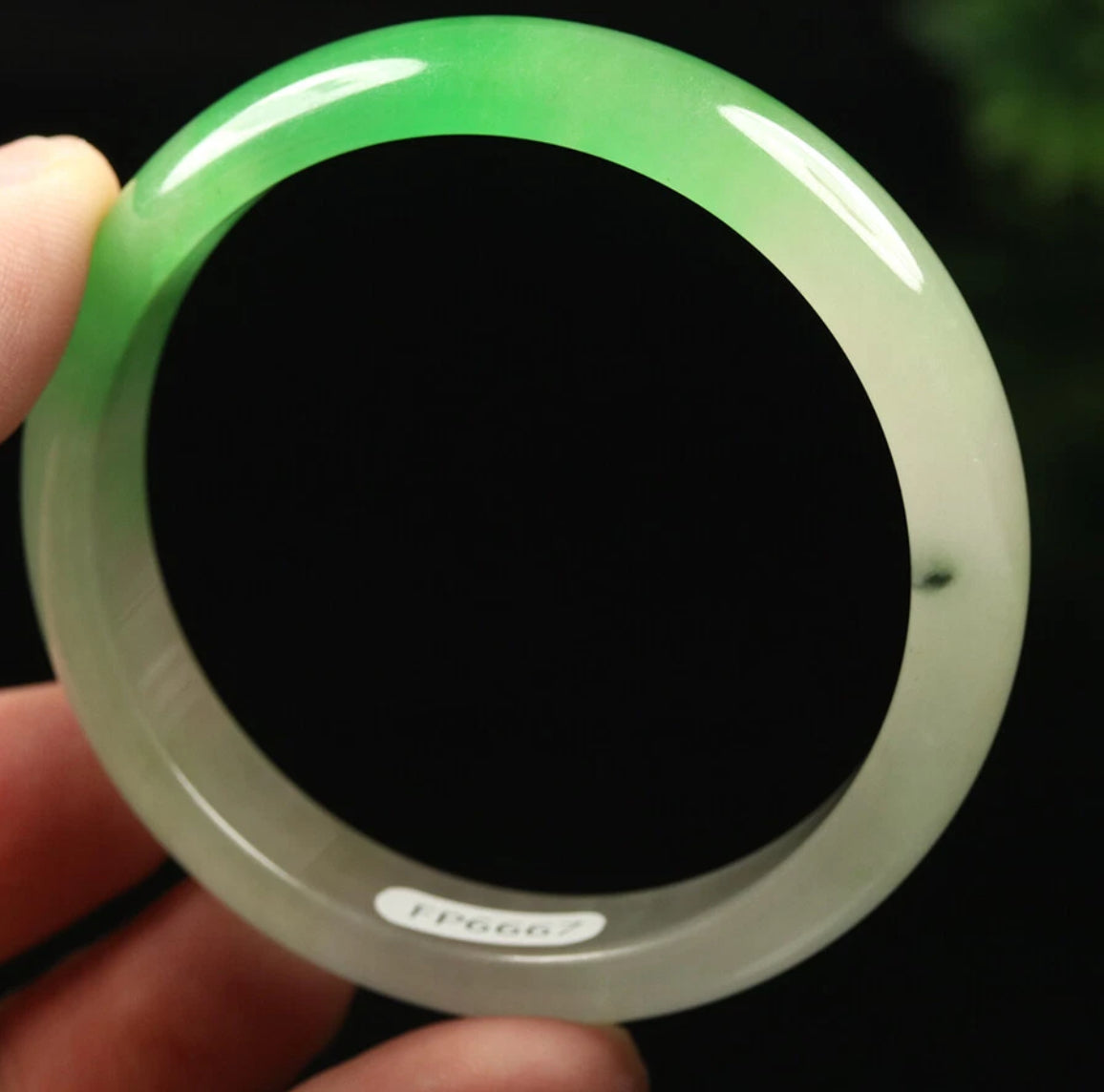 VINTAGE XS Jadeite Icy Green Jade Bangle Size 53mm Unique Ombré Jade Piece U387
