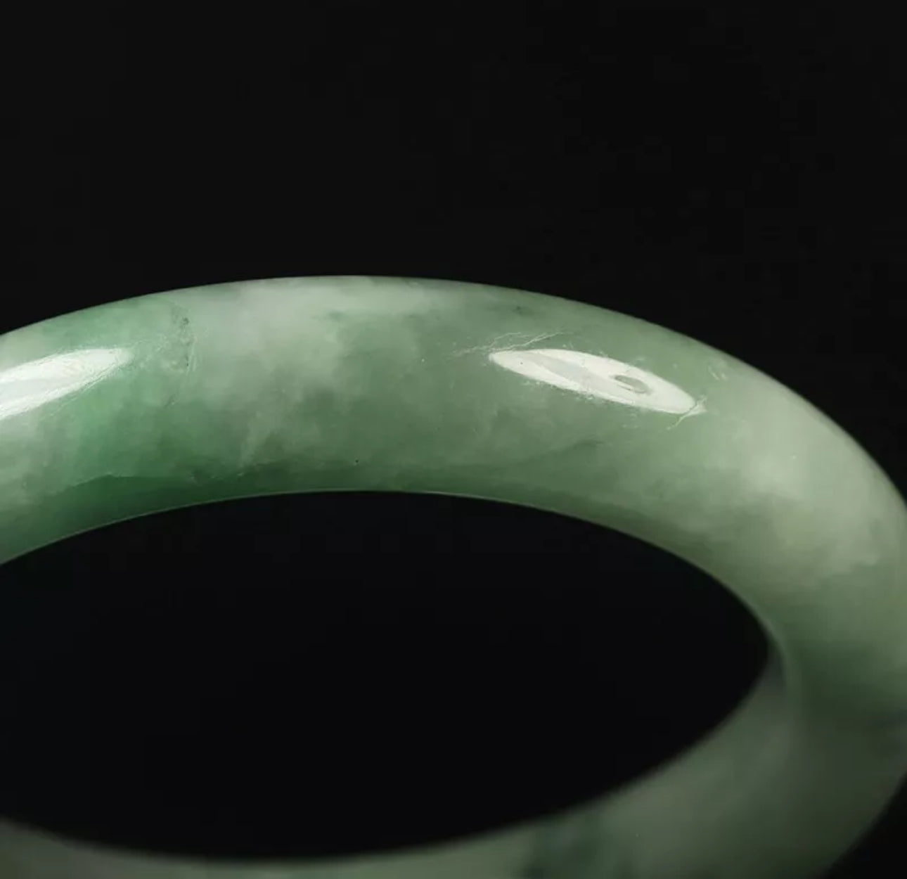 VINTAGE Large Jadeite Green Jade Bangle Size 60mm Round Princess Chunky Cut Y145 - JazzyJewelbyAmina 