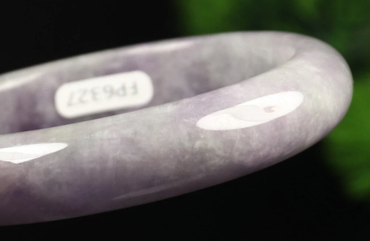 VINTAGE Medium Jadeite Lavender Jade Bangle from Myanmar Size 57mm U707