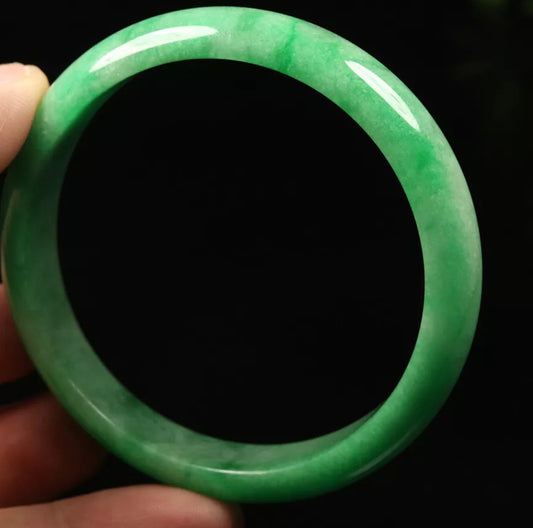 VINTAGE Medium Jadeite Green Jade Bangle Size 59mm S797 - JazzyJewelbyAmina 