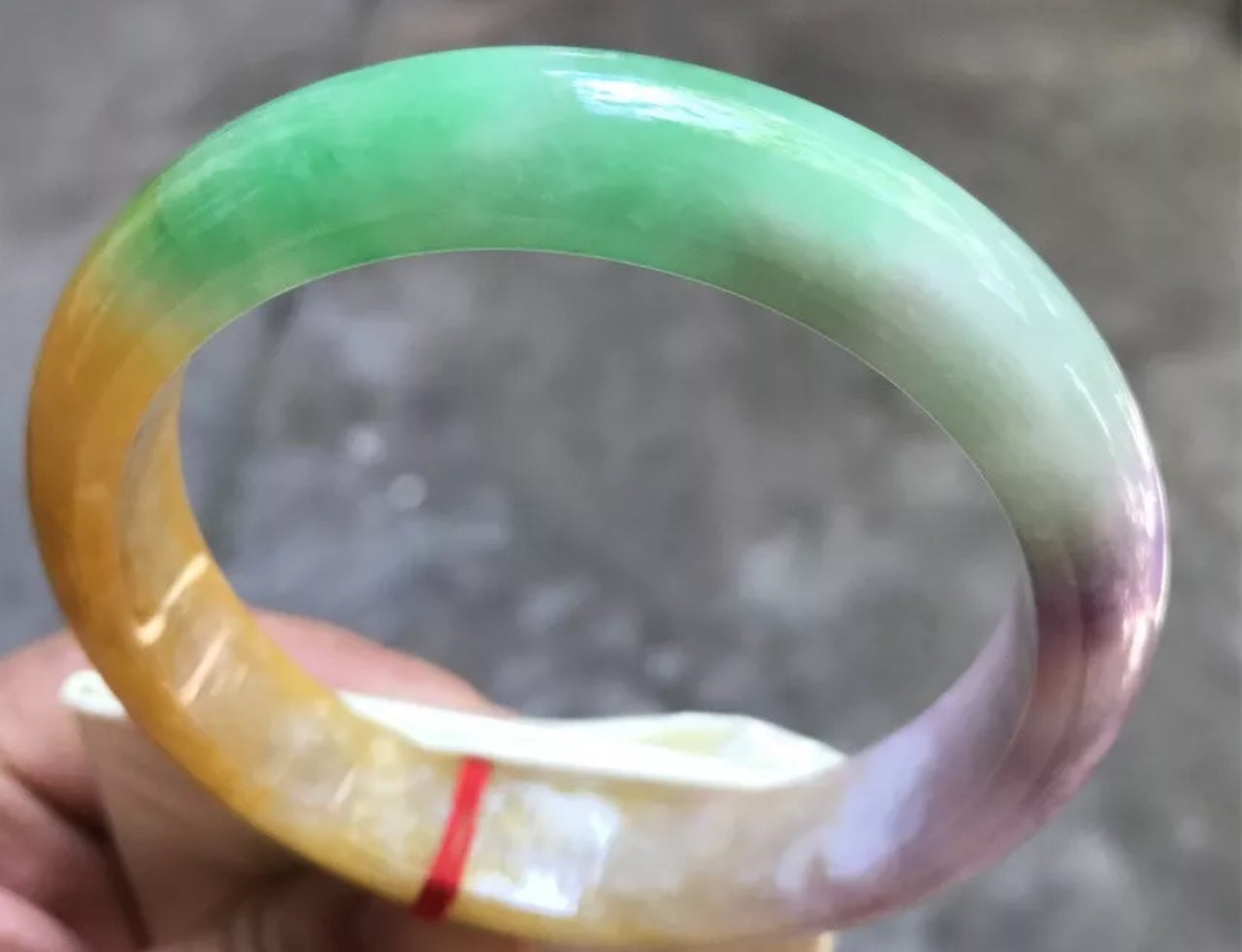 VINTAGE XXL Jadeite Green/Yellow/Lavender Jade Bangle Size 66mm D735 - JazzyJewelbyAmina 