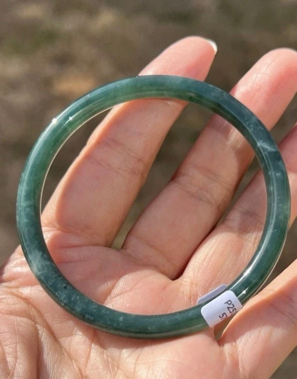 VINTAGE Small Jadeite Green Jade Bangle - Round Princess Cut - from Guatemala Size 55mm M885 - JazzyJewelbyAmina 