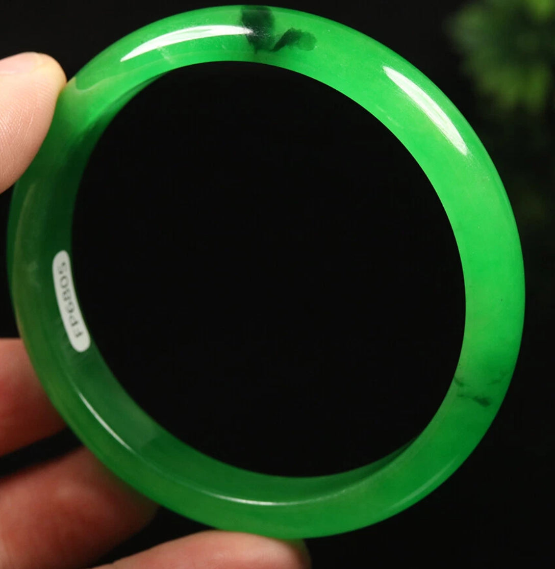 VINTAGE Large Jadeite Green Jade Bangle Size 62.5 mm Emerald Green w/ Hint of Black! A663 - JazzyJewelbyAmina 