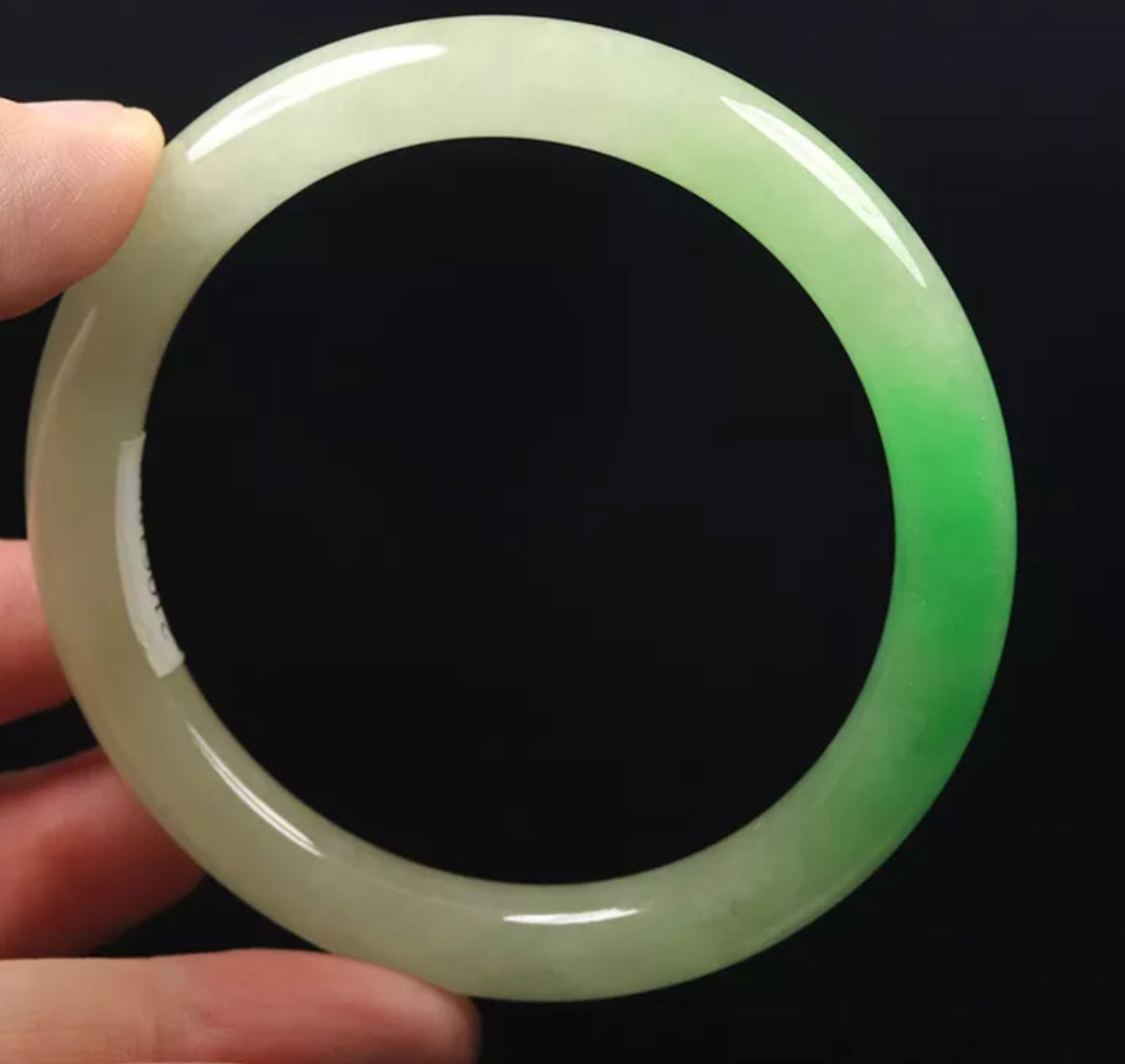 VINTAGE Large Jadeite Green Jade Bangle Size 63mm Round Princess Cut Ombré Green G868 - JazzyJewelbyAmina 