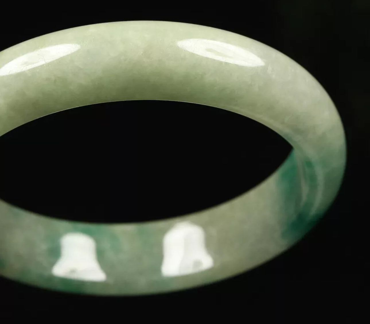 VINTAGE XS Jadeite Green/White Jade Bangle Size 54mm N301 - JazzyJewelbyAmina 