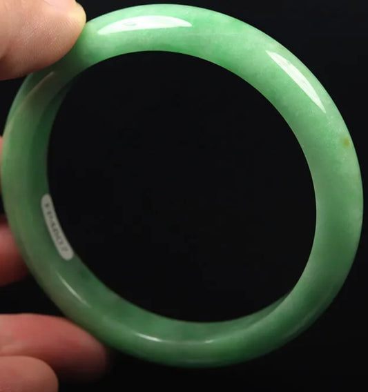 VINTAGE Large Jadeite Green Jade Bangle Size 62mm J667 - JazzyJewelbyAmina 