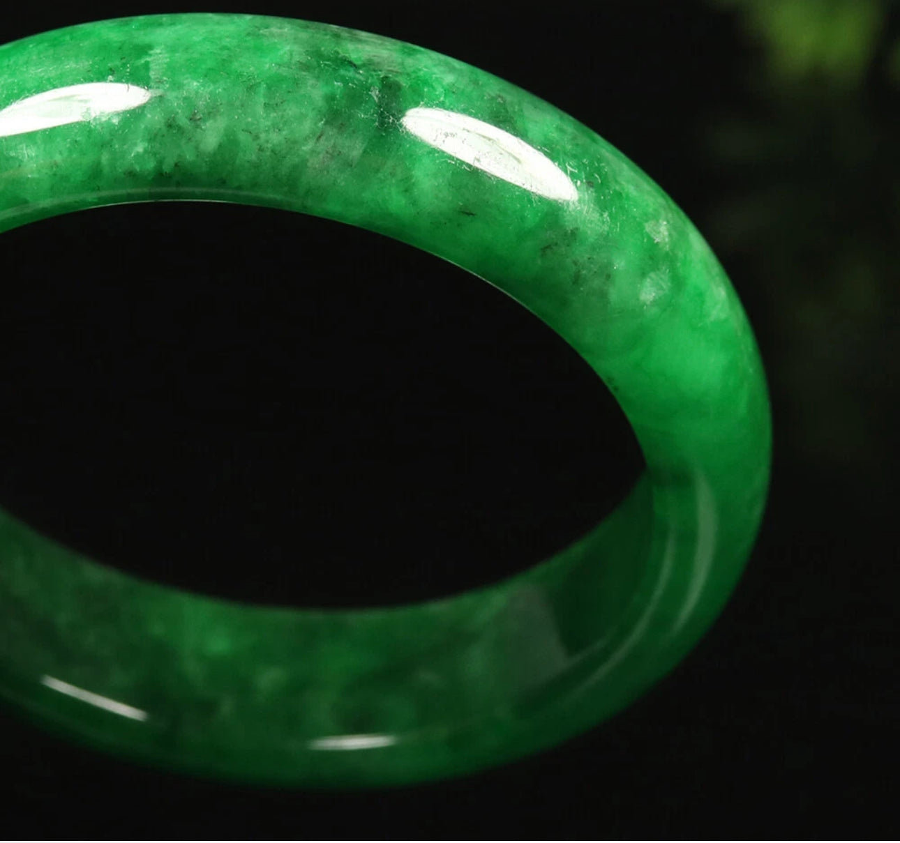 VINTAGE Medium Jadeite Green Jade Bangle Size 59mm Emerald Green! A693 - JazzyJewelbyAmina 