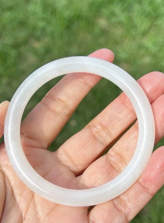 VINTAGE Small Nephrite Jade Bangle Size 56.2 MM Y281 - JazzyJewelbyAmina 