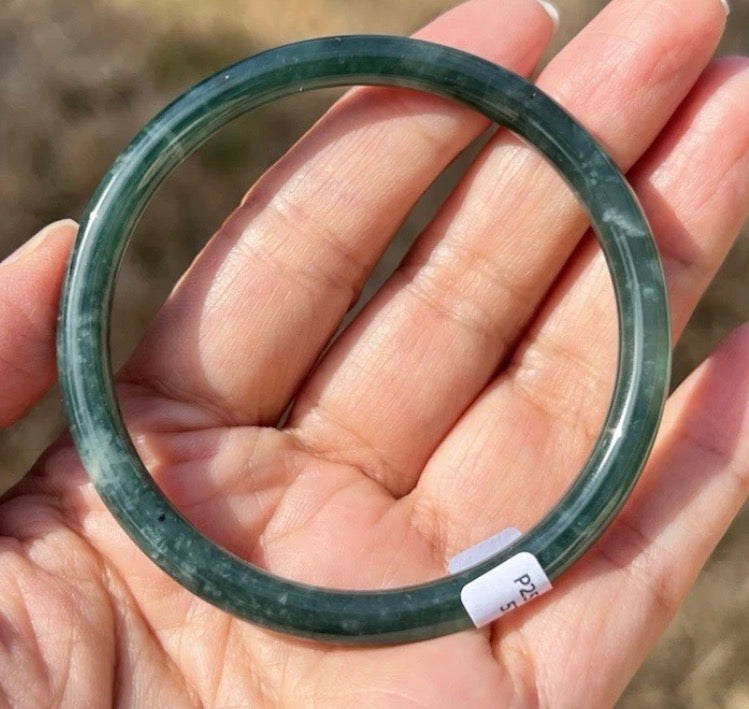VINTAGE Small Jadeite Green Jade Bangle - Round Princess Cut - from Guatemala Size 55mm M885 - JazzyJewelbyAmina 