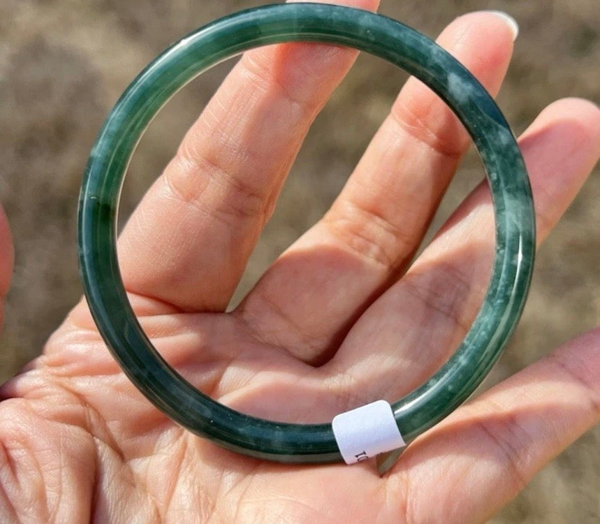 VINTAGE Small Jadeite Green Jade Bangle - Round Princess Cut - from Guatemala Size 55mm M885 - JazzyJewelbyAmina 