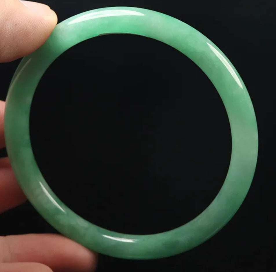 VINTAGE Large Jadeite Green Jade Bangle Round Princess Cut Size 60mm F759 - JazzyJewelbyAmina 