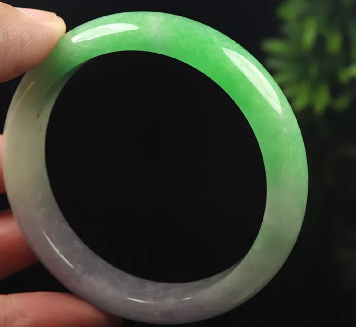 VINTAGE Medium Jadeite Green/Lavender Jade Bangle Size 59mm D531 - JazzyJewelbyAmina 