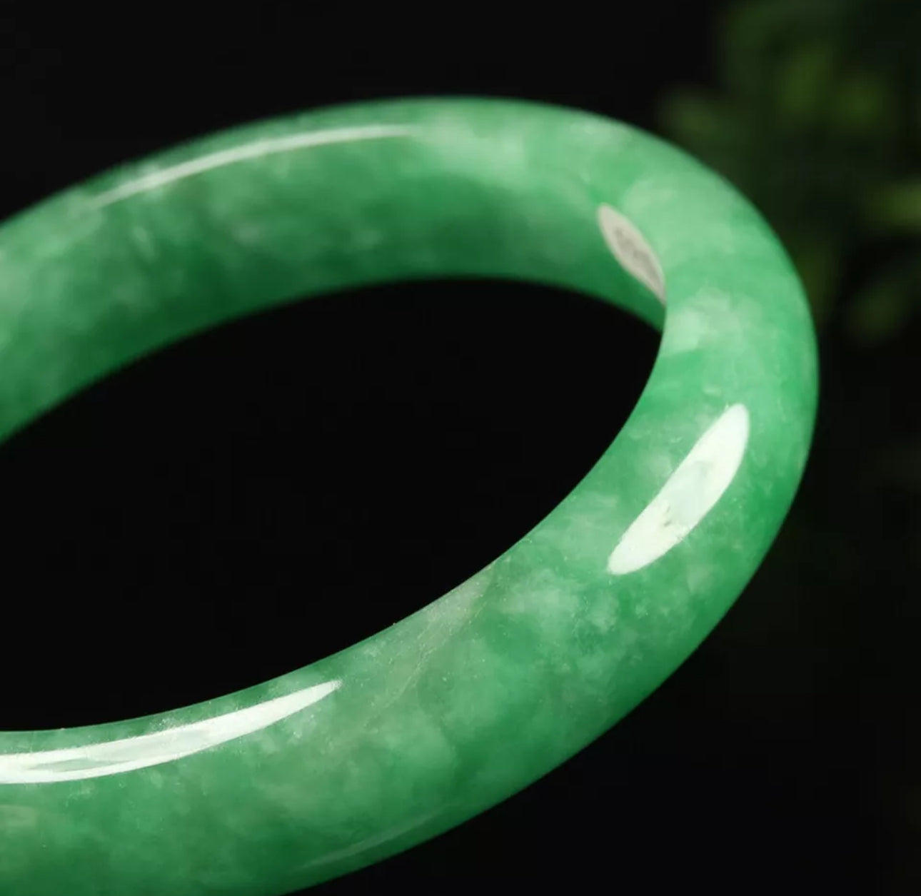 VINTAGE Medium Jadeite Green Jade Bangle Size 57mm Round Princess Cut N603 - JazzyJewelbyAmina 