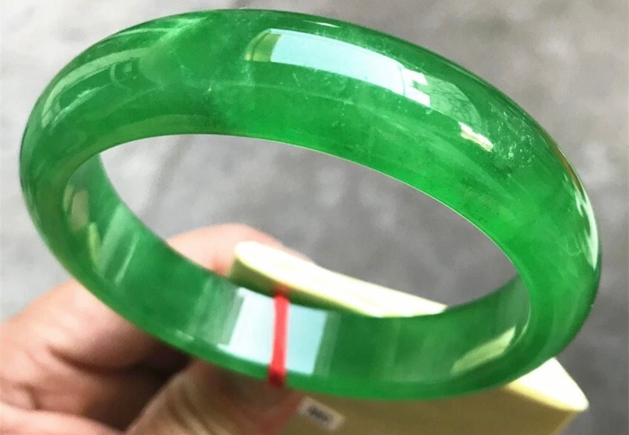 VINTAGE XXL Jadeite Green Jade Bangle Size 68.7 mm Unique Apple Green Jade F067 - JazzyJewelbyAmina 