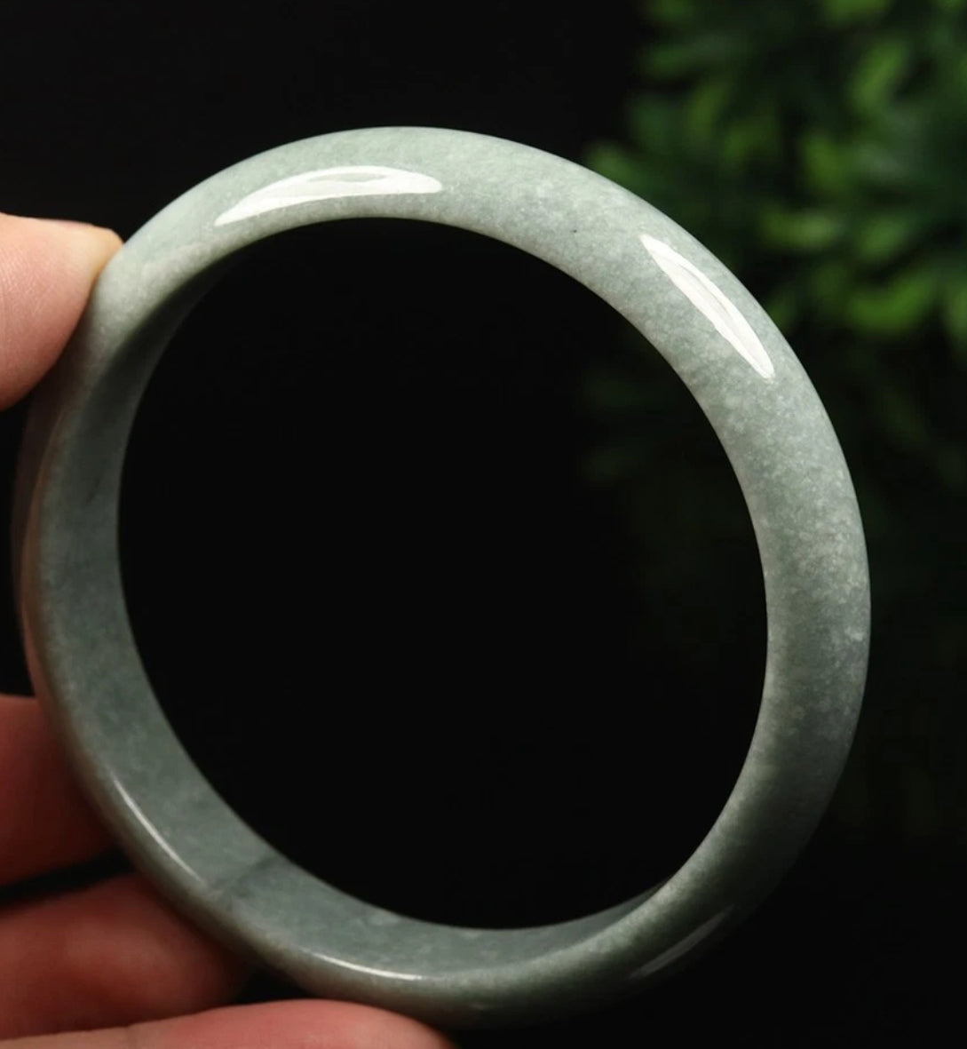 VINTAGE Large Certified Jadeite Green Jade Bangle Size 62mm N221