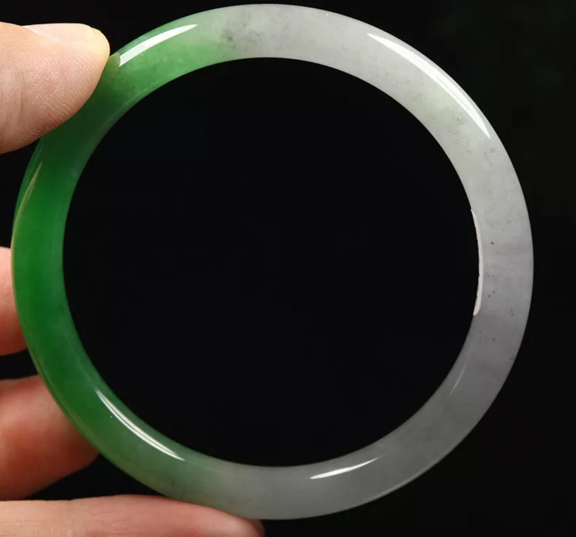 VINTAGE Medium Jadeite White Lavender Green Jade Bangle Size 58mm N465 - JazzyJewelbyAmina 